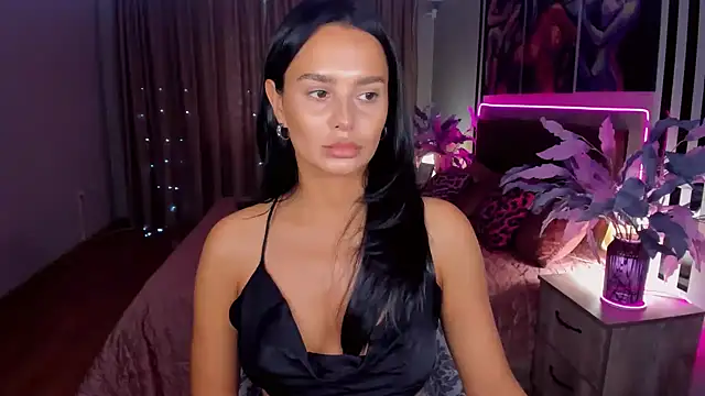 Snapshot of DanaSincere chatting on October 2, 5:45 am DanaSincere online show from October 2, 5:45 am