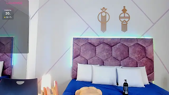 aurora collinss  online show from September 24, 12:37 pm