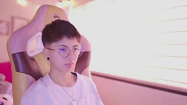 tommy blue online show from April 1, 1:41 pm