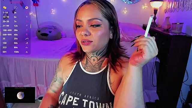 honey mooon online show from November 12, 8:07 pm