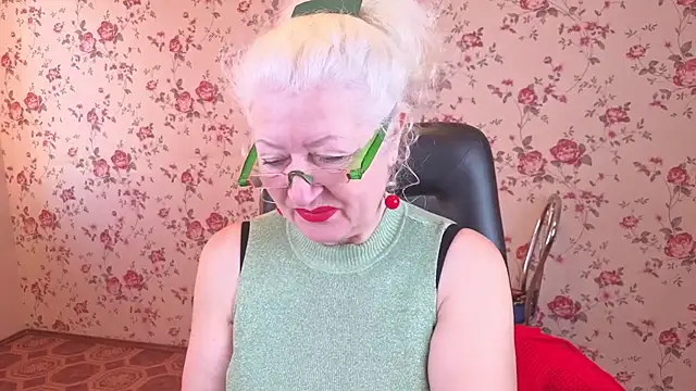 Maya Mayflower online show from October 31, 4:14 am