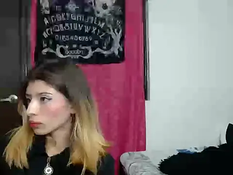 KratosAfroditacs online show from February 8, 9:07 pm