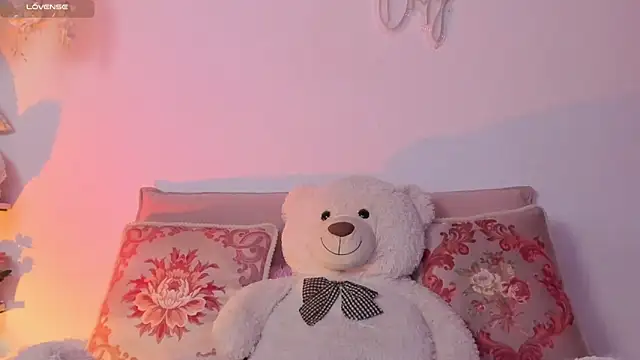 Snapshot of julieta_cooper20 chatting on October 8, 4:06 am julieta cooper20 online show from October 8, 4:06 am