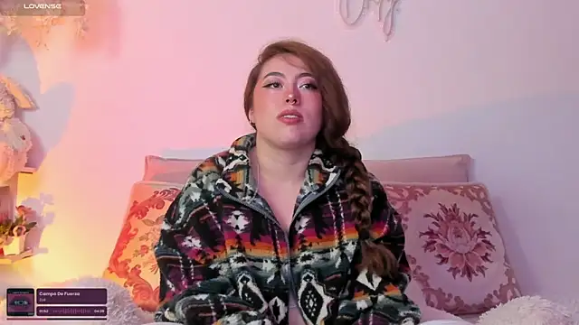 Snapshot of julieta_cooper20 chatting on October 7, 3:55 am julieta cooper20 online show from October 7, 3:55 am