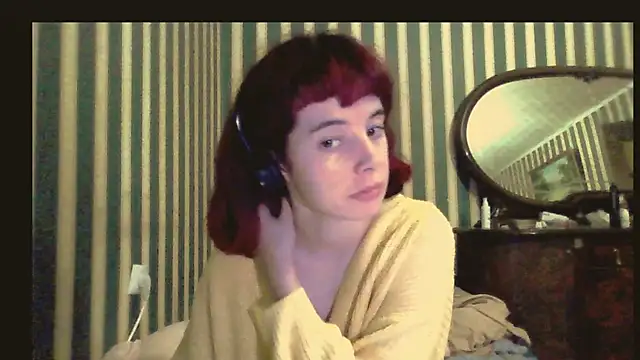 Snapshot of _Amber_Doll_ chatting on October 6, 6:12 pm Amber Doll online show from October 6, 6:12 pm
