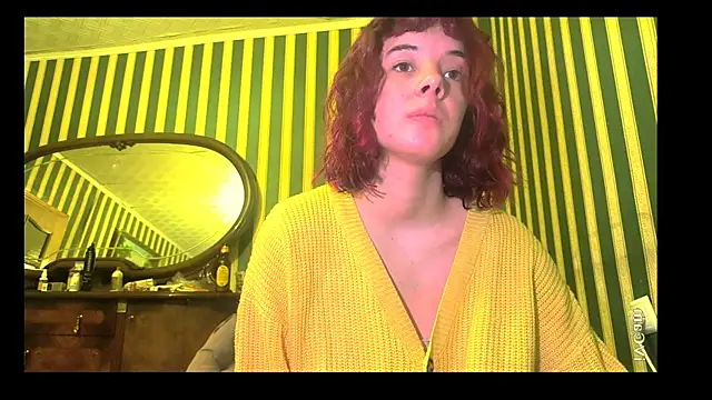 Snapshot of _Amber_Doll_ chatting on October 5, 2:05 am Amber Doll online show from October 5, 2:05 am