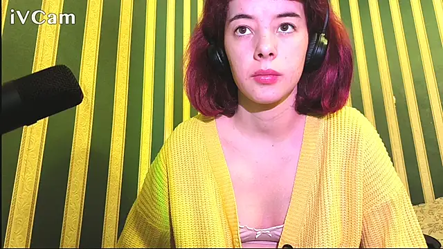 Snapshot of _Amber_Doll_ chatting on October 3, 12:05 am Amber Doll online show from October 3, 12:05 am