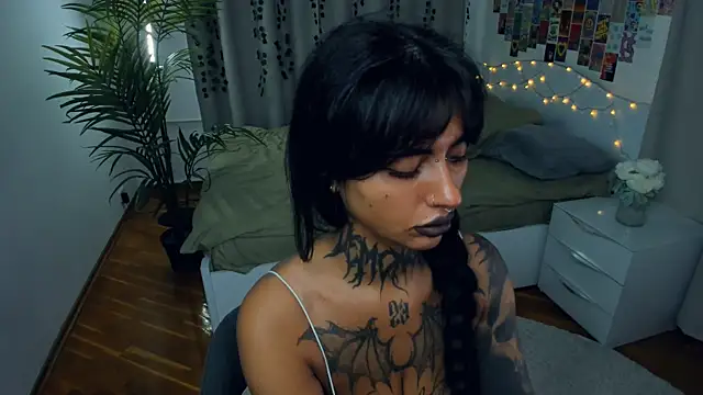 CharimgSabrina online show from November 14, 6:24 am