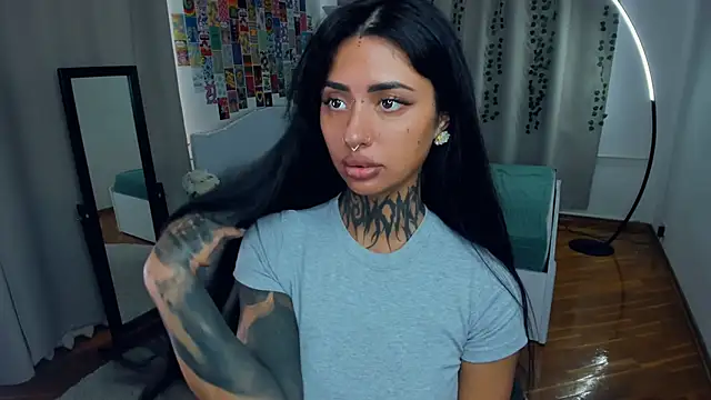 CharimgSabrina online show from October 3, 7:02 am