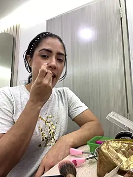 isabella winkler online show from January 8, 2:32 pm