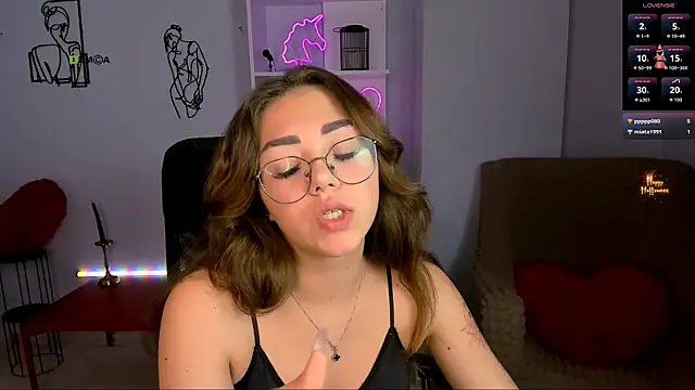 kiki swan online show from November 7, 10:10 am