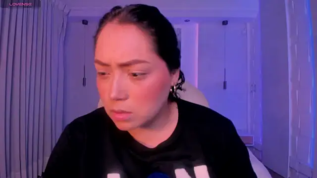 Snapshot of heidy_johns chatting on October 16, 3:09 am heidy johns online show from October 16, 3:09 am