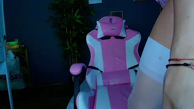 Perfect Moans online show from December 4, 5:32 am