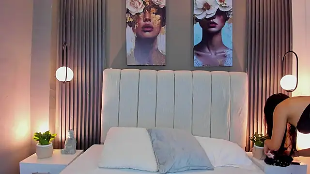 GiannaColling1 online show from November 2, 8:01 pm