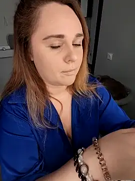 Juicy PeachLux online show from September 19, 6:23 am