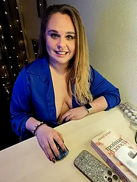 Juicy PeachLux online show from November 14, 11:21 am