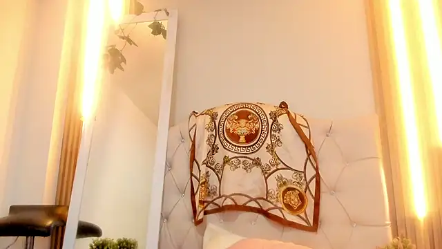 Alexa Bravva online show from April 1, 3:18 am