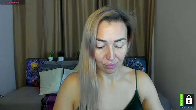 Kiss julli88I online show from November 25, 6:42 pm