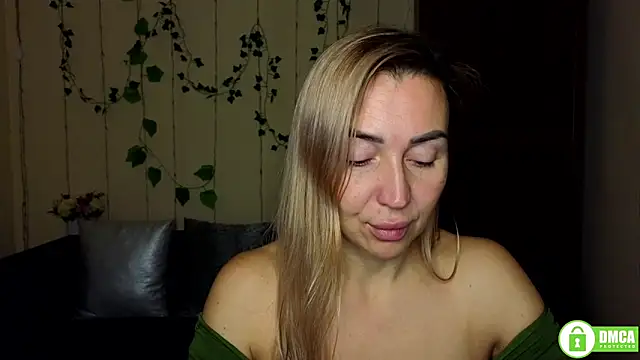 Kiss julli88I online show from December 2, 6:43 pm