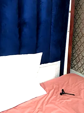 BondiBitch online show from November 5, 1:55 am