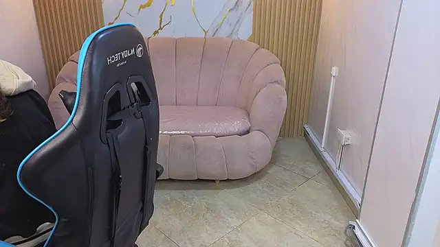  wendy b online show from November 21, 2:46 am