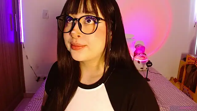 Oliviargf online show from April 5, 12:26 pm