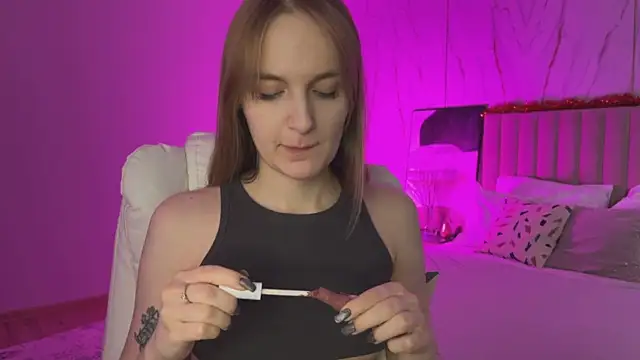  Vikky Moon  online show from January 9, 1:21 am