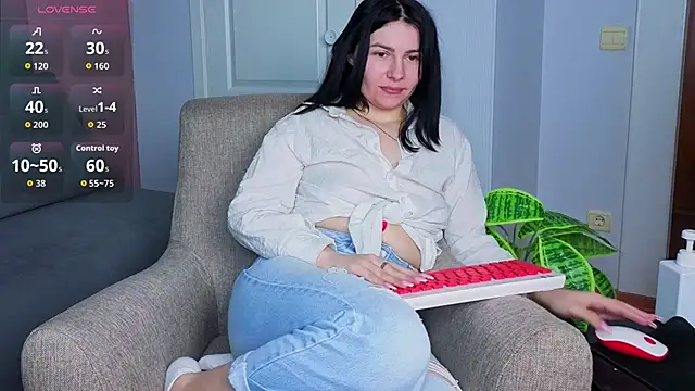 Charlotte Woods online show from November 22, 4:26 am