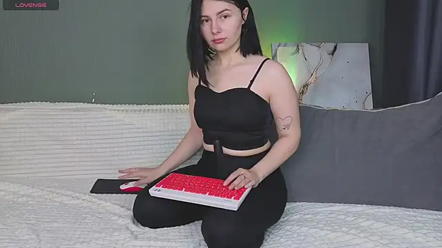 Snapshot of Charlotte_Woods chatting on October 14, 4:15 am Charlotte Woods online show from October 14, 4:15 am