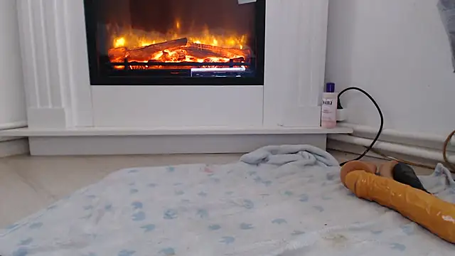 ElssaRush online show from November 6, 1:28 pm