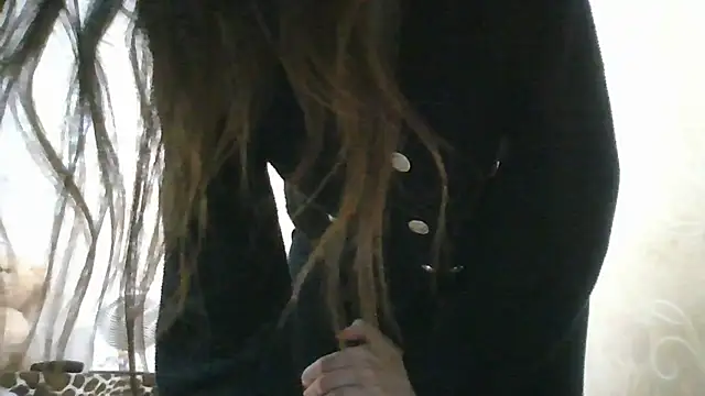 AliseWats online show from October 24, 8:27 pm