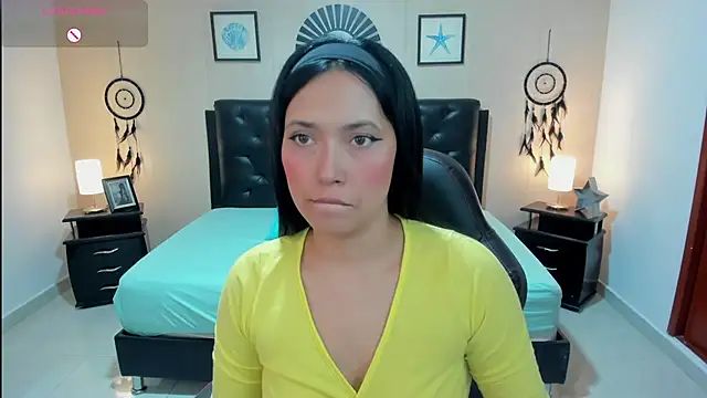 Snapshot of _LiilyWong chatting on October 7, 7:02 am LiilyWong online show from October 7, 7:02 am