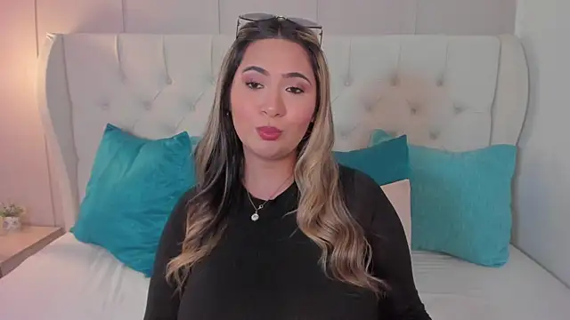 Snapshot of megan_jonesss chatting on October 8, 10:25 pm megan jonesss online show from October 8, 10:25 pm