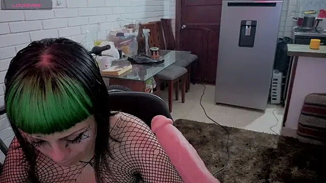 freyaa sorcerees online show from November 1, 5:00 am