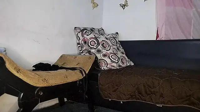 Milu curly online show from October 8, 3:33 am