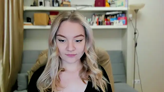 Kara Smith  online show from November 6, 11:43 pm