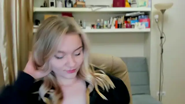 Kara Smith  online show from October 9, 11:20 pm