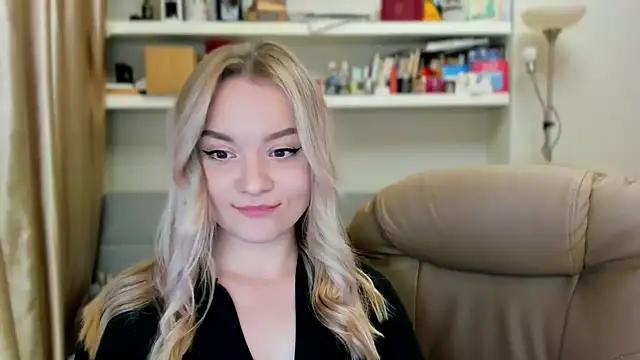 Kara Smith  online show from October 26, 12:17 am