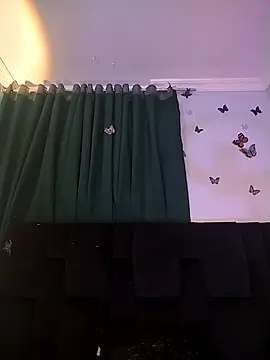 AlexaNovoa  online show from April 13, 1:40 am