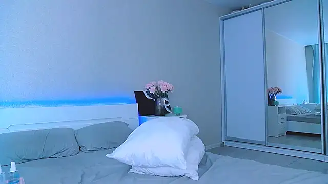 Snapshot of DIANAxxxDIAMOND chatting on October 16, 3:03 pm DIANAxxxDIAMOND online show from October 16, 3:03 pm