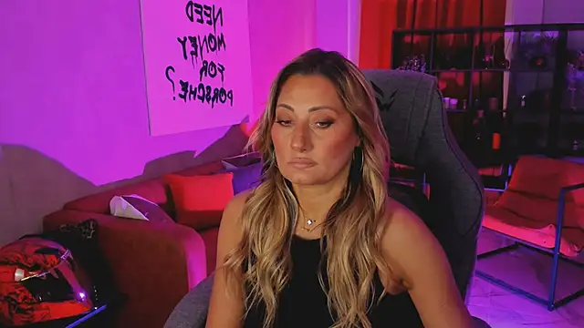 SarahAlluring online show from October 13, 12:30 pm