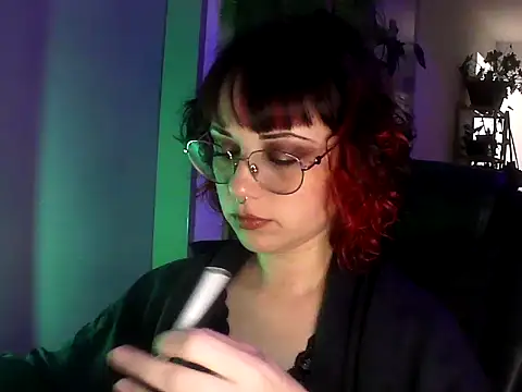 Snapshot of Acid_Girl_Ofc chatting on October 21, 3:10 am Acid Girl Ofc online show from October 21, 3:10 am