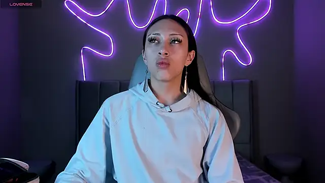 madison  rey online show from December 3, 1:13 pm