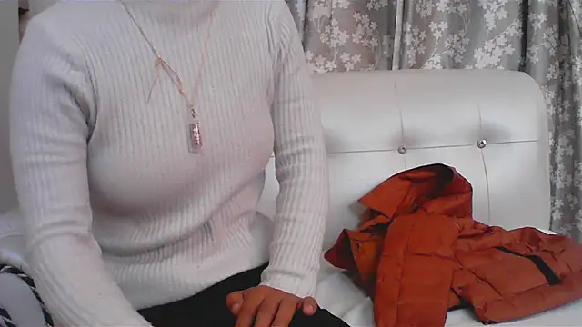 LAYLA 600 online show from January 18, 10:55 am