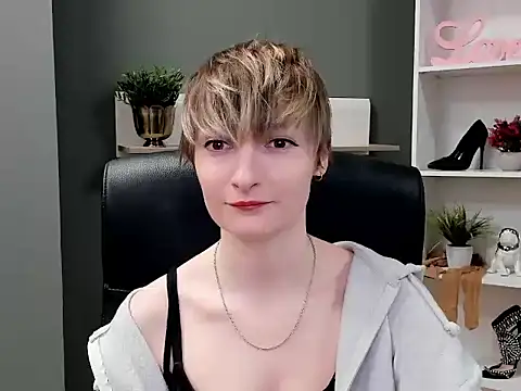 Snapshot of hottieBlair chatting on September 25, 6:23 am hottieBlair online show from September 25, 6:23 am
