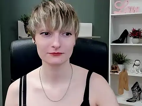 Snapshot of hottieBlair chatting on September 16, 6:21 am hottieBlair online show from September 16, 6:21 am