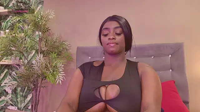 Snapshot of BetsyBennet_ chatting on October 10, 9:52 pm BetsyBennet online show from October 10, 9:52 pm