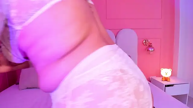 eva sainnt online show from November 17, 7:36 pm