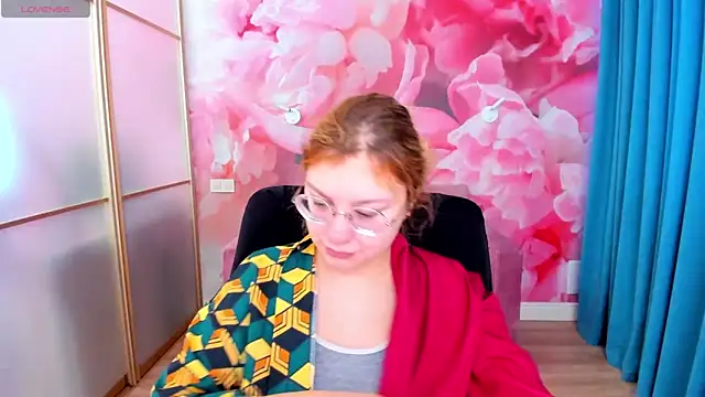 AngelinaLow online show from February 13, 6:26 am