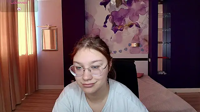 AngelinaLow online show from October 31, 12:31 pm